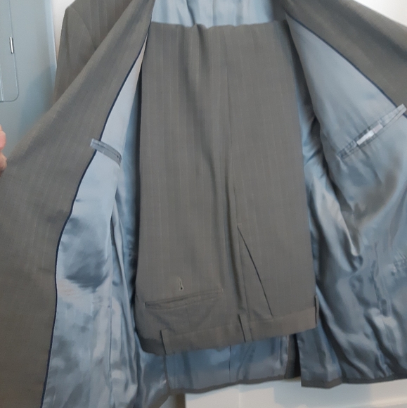 Mens Grey Suit - Picture 2 of 2